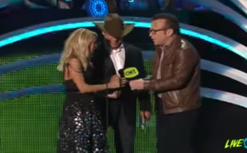 Carrie Underwood took home the top award at the 2015 CMT Music Awards