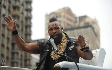 Mr. T is addressing the fans at the Flatiron Plaza in New York City.