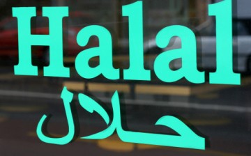 Newspapers released a wrong report on school cafeterias to be built for halal purposes.