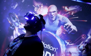 A fan experiences PlayStation VR during the PlayStation E3 2016 Press Conference at The Shrine Auditorium on June 13, 2016 in Los Angeles, California. 