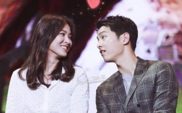 'Descendants of the Sun' stars Song Hye Kyo and Song Joong Ki at the Chengdu Fan Meet on June 17.