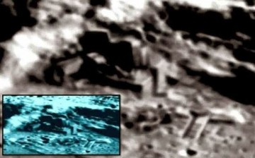 Photo of alleged alien base on the Moon taken by China's Chang'e 2 spacecraft