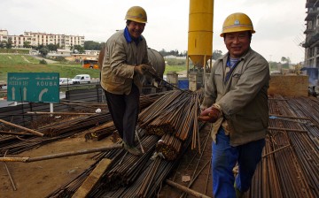 Outdoor workers are supposed to receive a 'high heat subsidy' from employers when they work on extremely hot days.