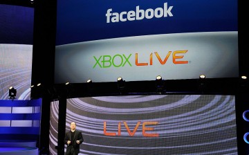 Microsoft saw positive developments for its Xbox Live and Cloud business, offsetting the misfortunes of its hardware sales. 
