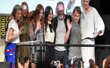 (L-R) Actors Natalie Dormer, Sophie Turner, Hannah Murray, Carice van Houten, Liam Cunningham, Alfie Allen, and Gwendoline Christie speak onstage at the 'Game of Thrones' panel during Comic-Con International 2015 at the San Diego Convention Center on July