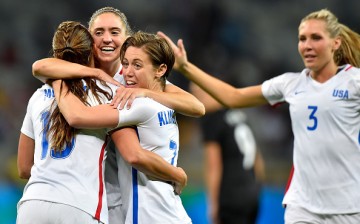 Players of the United States celebrate after Alex Morgan scores in the Women's Group G first round match between the United States and New Zealand during the Rio 2016 Olympic Games at Mineirao Stadium on August 3, 2016 in Belo Horizonte, Brazil. 