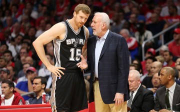 San Antonio Spurs center Matt Bonner (L) with head coach Gregg Popovich.