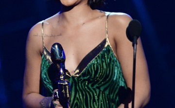 Recording artist Rihanna accepts the Billboard Chart Achievement Award onstage during the 2016 Billboard Music Awards at T-Mobile Arena on May 22, 2016 in Las Vegas, Nevada.