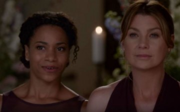 Screencapture from the Season 12 finale of 'Grey's Anatomy' that features Ellen Pompei and Kelly McCreary's characters.