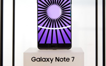 A Samsung Galaxy Note 7 smartphone is displayed during a launch event for the Samsung Galaxy Note 7 at the Hammerstein Ballroom, August 2, 2016 in New York City.