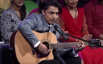 Pakistani singer Ali Zafar sings Amitabh Bachchan songs in 2014. 