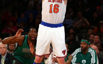 Steve Novak will add more offensive options from the outside after re-signing with the Milwaukee Bucks. 