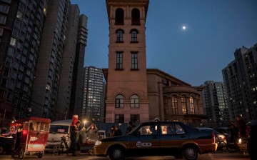 Chinese passengers still prefer taking a taxi.