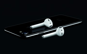 Apple's Lightning EarPods