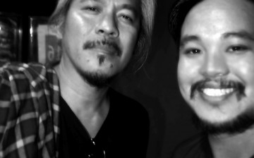 Yibada editor Conan Altatis takes a selfie with 'The Woman Who Left' director Lav Diaz after watching Brillante Mendoza's 'Ma' Rosa.' 