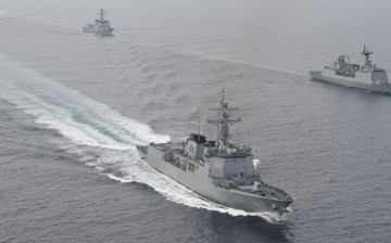 US and Korean navy ships in East China Sea show of force.