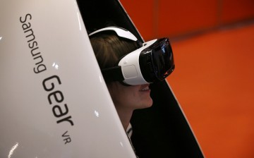  A visitor tries out a Samsung Gear VR headset at The Wearable Technology Show 2015 at ExCel on March 10, 2015 in London, England.