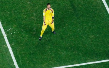 sergio-romero-saves-two-penalty-kicks-to-lead-the-argentina-into-the-2014-fifa-world-cup-finals.jpg