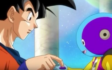 Goku meets Zeno once again and was given a gift. 