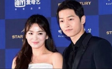 'Descendants of the Sun' stars Song Joong-Ki and Song Hye-Kyo arrive at the 52nd Baeksang Arts Awards together.