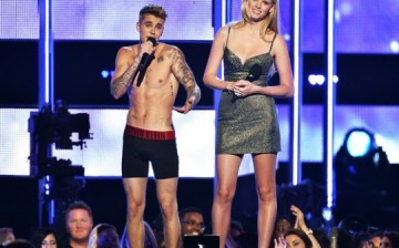 justin-bieber-and-lara-stone.jpg