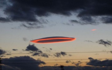 An alleged image of a UFO that is being claimed by some experts a mere lenticular cloud.