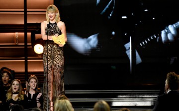 Taylor Swift speaks onstage at the 50th annual CMA Awards at the Bridgestone Arena on November 2, 2016 in Nashville, Tennessee.
