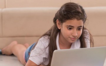 Teens cannot determine real and fake news according to Stanford research