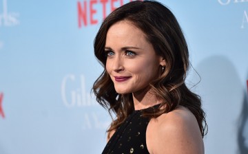 Alexis Bledel attends the premiere of Netflix's 'Gilmore Girls: A Year In The Life' at the Regency Bruin Theatre on November 18, 2016 in Los Angeles, California.