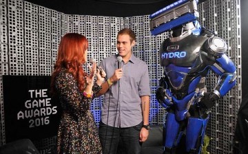 Schick Hydro's superhero, Hydrobot, backstage with Kevin van der Kooi at The Game Awards on December 1, 2016 in Los Angeles, California.