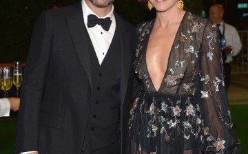 Host Jimmy Kimmel and screenwriter Molly McNearney attend the 68th Annual Primetime Emmy Awards Governors Ball at Microsoft Theater on September 18, 2016 in Los Angeles, California.