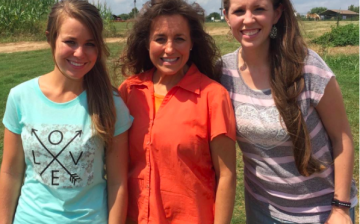 Michelle Duggar with daughters Jana and Jill.