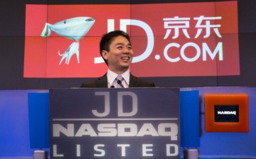 JD.com CEO and founder Richard Liu speaks to employees during the company's initial public offering (IPO) on NASDAW in 2014 in New York City.