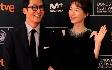 South Korean actor Kim Joohyuck (L) and actress Lee Yoo-Young (R) pose during a photocall after the screening of their film 'Dangsinjasingwa Dangsinui Geot' (Yourself and Yours) at the 64th San Sebastian Film Festival, in the northern Spanish Basque city 