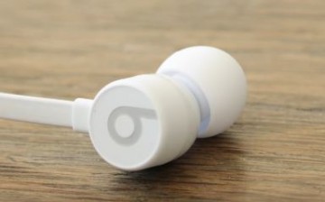 Beats X wireless earphones can connect to the iPhone 7 through its W1 chip.