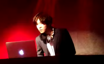 Former WINNER member Nam Tae Hyun DJing at a club in Seoul's Gangnam district on Dec. 16, Friday.