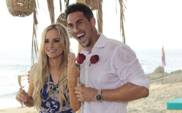 Josh Murray and Amanda Stanton got engaged in the season finale of 'Bachelors in Paradise' season 3.