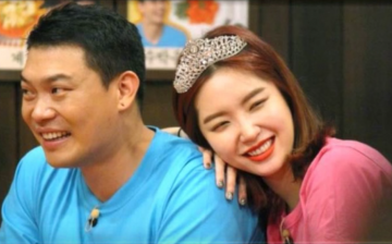 Celebrity chef Lee Chan Oh and TV personality Kim Sae Rom announced news of their divorce on Dec. 23, Friday.