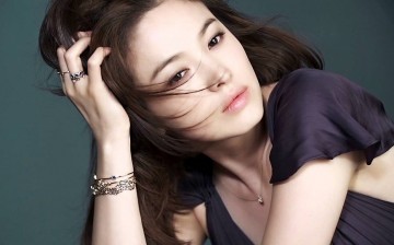 Song Hye Kyo J.Estina