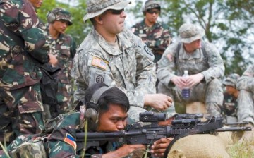 American and Filipino soldiers in joint training.         