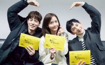 Hong Jong Hyun, Girls' Generation's YoonA and ZE:A's Siwan show their script for MBC's 'The King Loves.'