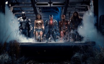 The Justice League live-action movie will be directed by Zack Snyder and it stars Henry Cavill, Ben Affleck, Gal Gadot, Ray Fisher, Jason Momoa and Ezra Miller. 
