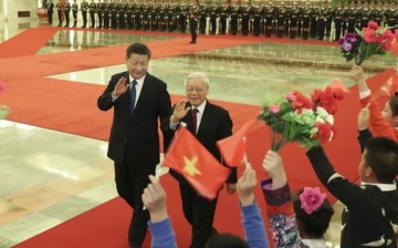 Chinese President Xi Jinping holds a welcoming ceremony for Nguyen Phu Trong.     