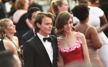 “Stranger Things” co-stars Natalie Dyer and Charlie Heaton are officially dating, reports say. 