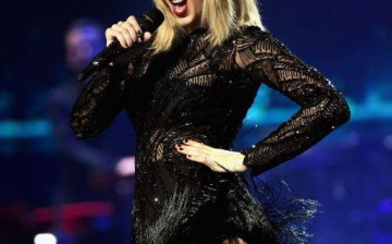 Taylor Swift kicking off the exclusive 'Super Saturday Night Concert' reveals only one show for 2017