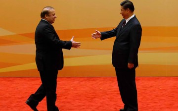 President Xi Jinping meets with Pakistan's Prime Minister Nawaz Sharif to discuss cooperation between Pakistan and China.