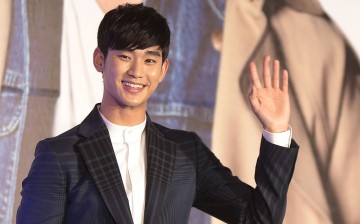 South Korean actor Kim Soo-Hyun waves at the '1st Memories In Taiwan' press conference on March 21, 2014 in Taipei, Taiwan. Kim will stay in Taipei for 2 days to meet with fans.
