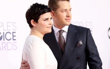 Ginnifer Goodwin (L) and Josh Dallas attend The 41st Annual People's Choice Awards at Nokia Theatre LA Live on January 7, 2015 in Los Angeles, California.