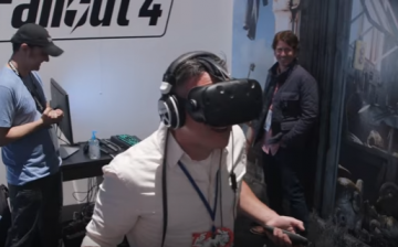 Voice actor Brian Delaney tries out 'Fallout 4 VR' at E3 2016.