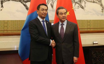 Mongolian Foreign Minister Tsend Munkh-Orgil meets with Chinese Foreign Minister Wang Yi in Beijing.